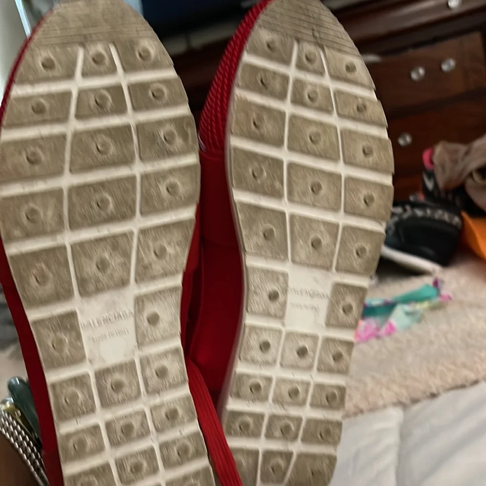 Red shoes - Picture 4 of 4